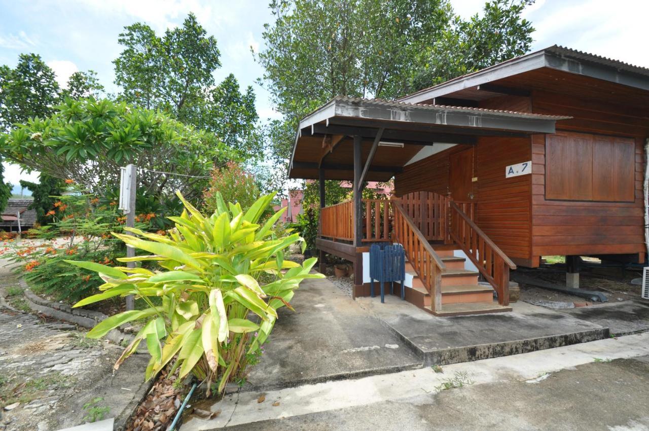Mae Chaem Hotel And Resort Extérieur photo