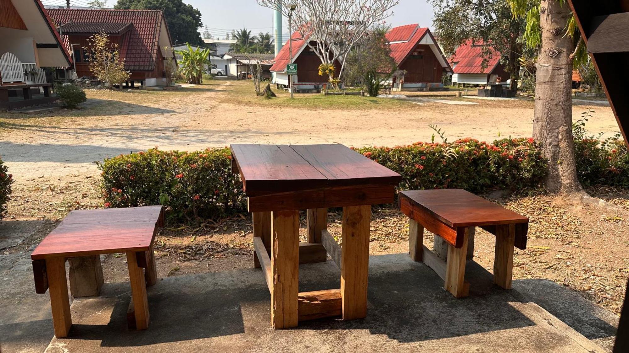 Mae Chaem Hotel And Resort Extérieur photo